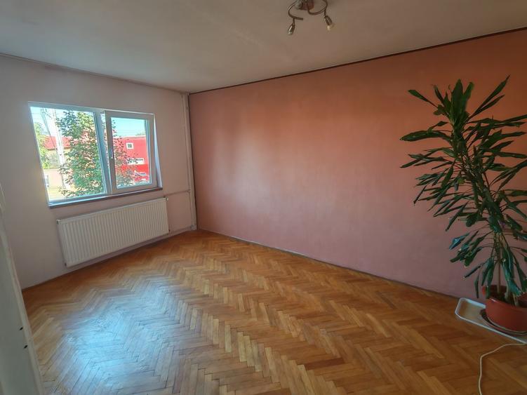 Apartament cu 2 camere semidecomandat în Exterior Vest