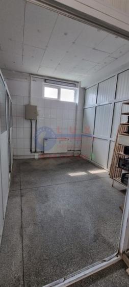 Birou, de 326.16000366211 mp, în Vest