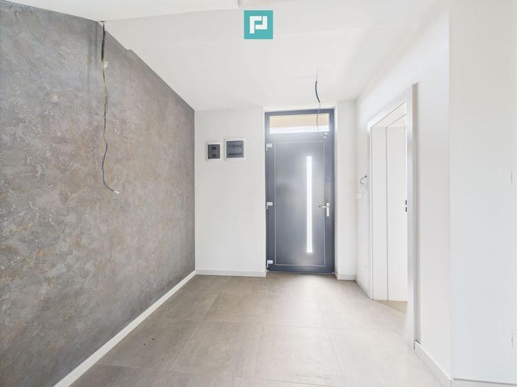 Duplex cu 5 camere cu Canalizare în Giarmata