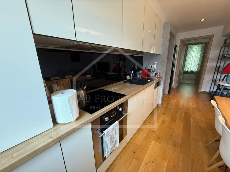 Apartament cu 3 camere decomandat, mobilat în Băneasa