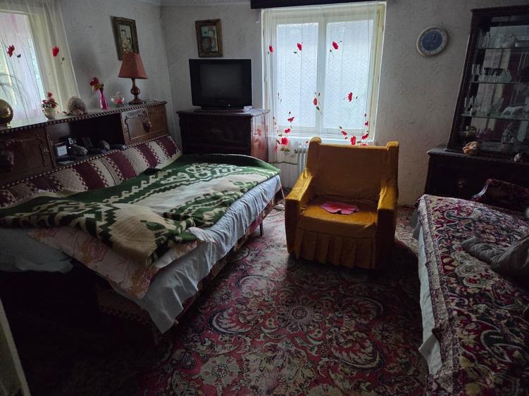 Casă individuală cu 4 camere cu Teren 1100 Mp în Central