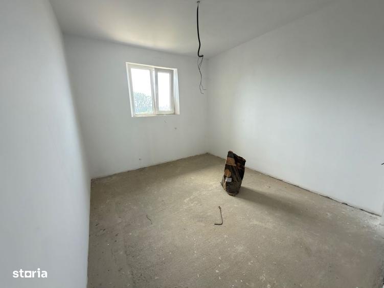 Casă cu 4 camere în Băleni