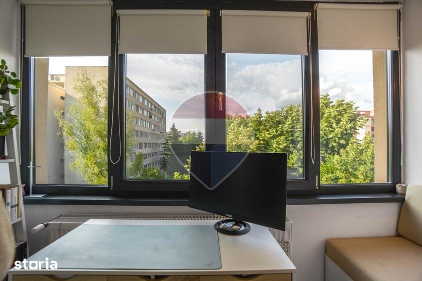 Apartament cu 3 camere semidecomandat în Noua