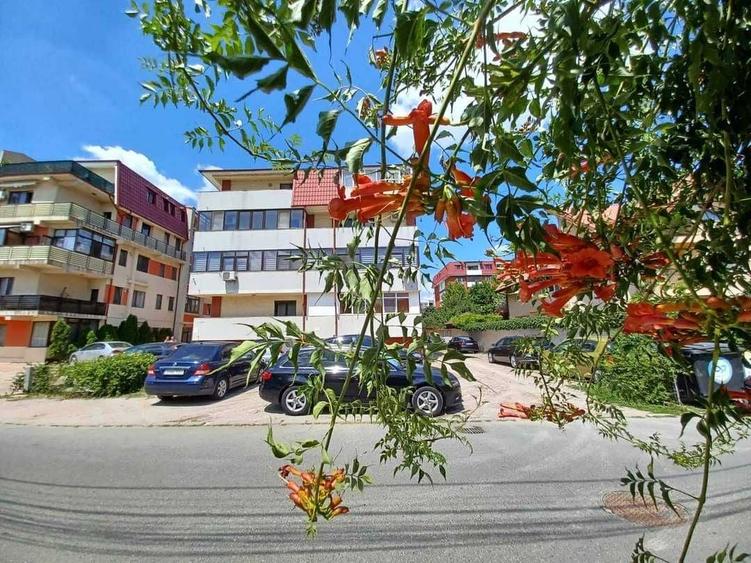 Apartament cu 2 camere semidecomandat în Olteniței