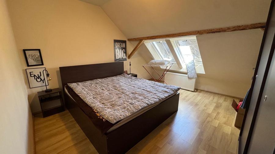 Apartament cu 3 camere, mobilat în Lipovei