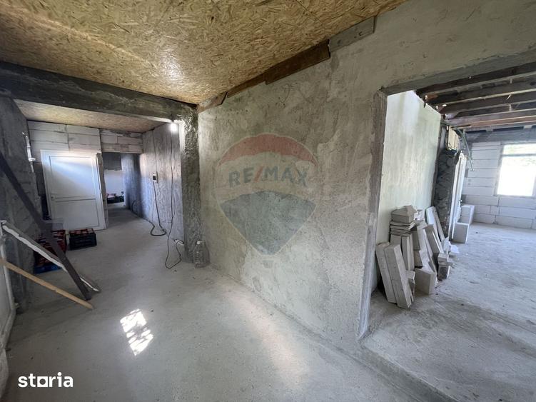 Casă cu 3 camere cu Teren 900 Mp în Mera
