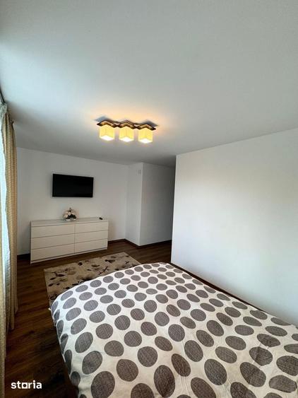 Casă cu 7 camere cu Teren 526 Mp în Măneciu