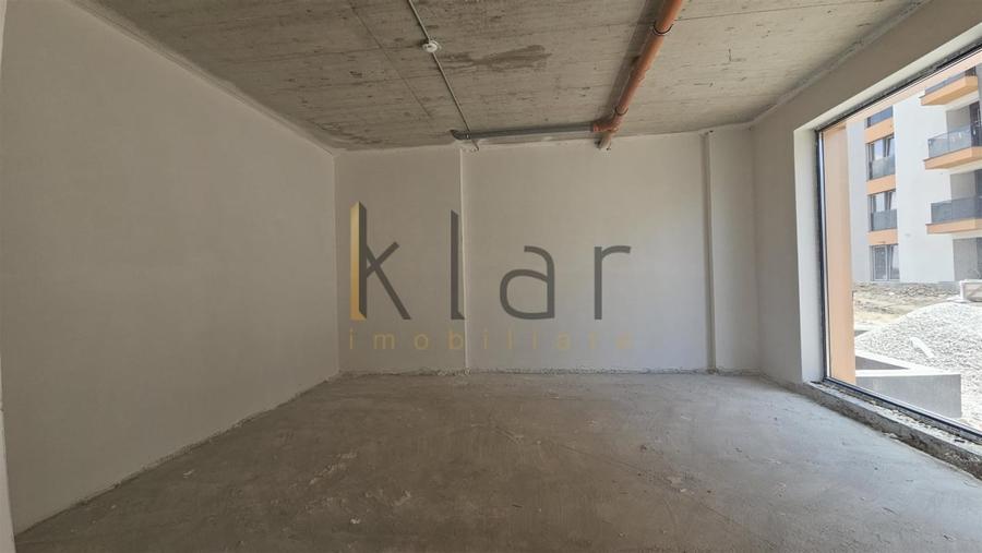 Spațiu comercial, de 372 mp, în Între Lacuri