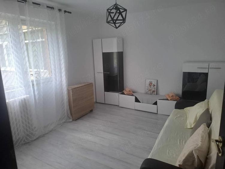Apartament cu 3 camere decomandat în Alexandru cel Bun