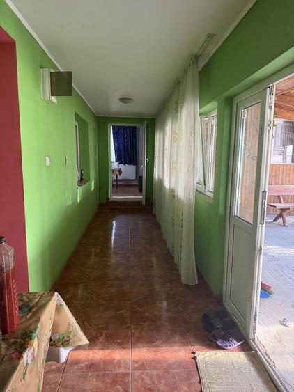 Casă cu 3 camere în Mârzănești