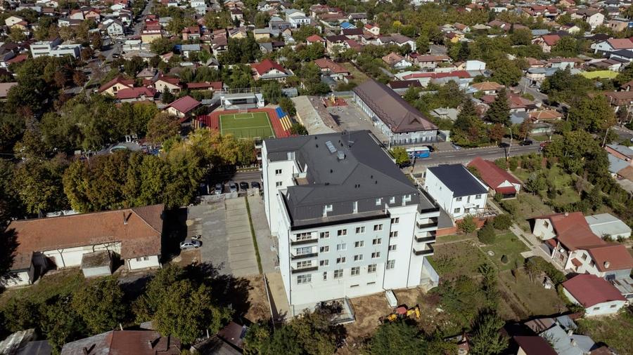 Apartament cu 3 camere semidecomandat în Voluntari