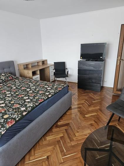 Garsonieră decomandată în Unirii