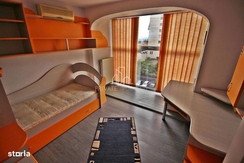 Apartament cu 5 camere decomandat în Ultracentral
