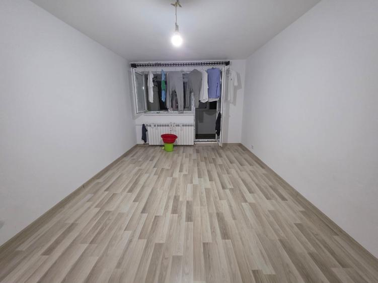 Apartament cu 3 camere decomandat în 1 Decembrie 1918