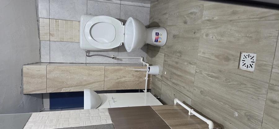 Spațiu comercial, de 8 mp, în Exterior Vest