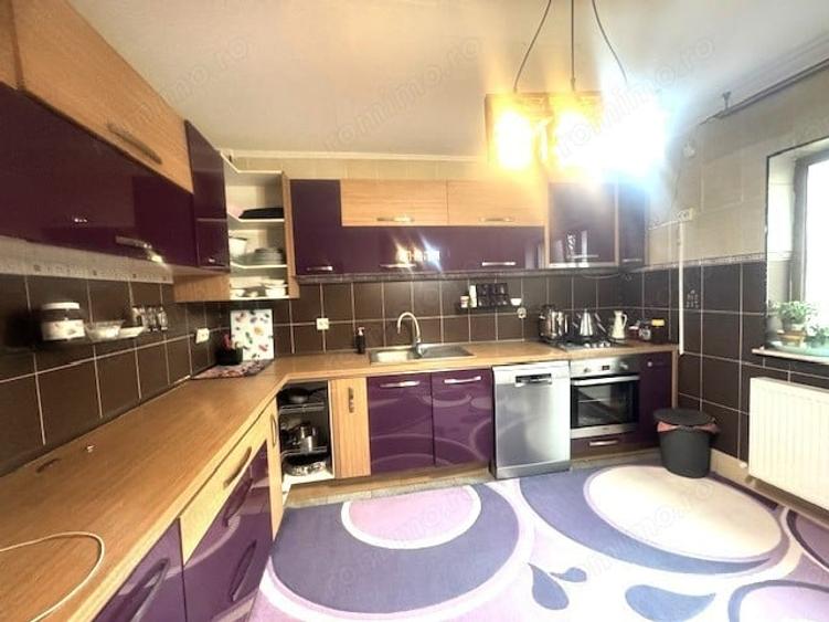 Casă cu 5 camere cu Teren 382 Mp în Central
