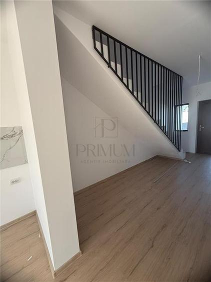Duplex cu 4 camere cu Canalizare în Moșnița Veche