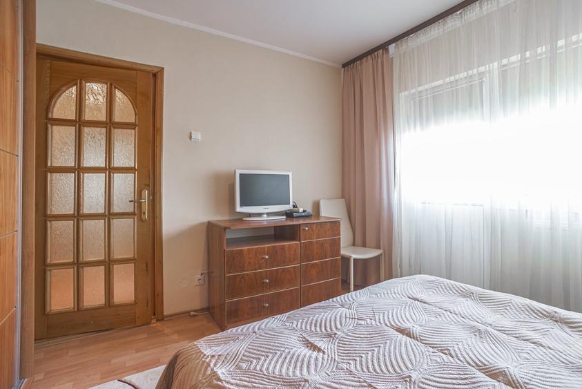 Apartament cu 3 camere decomandat, mobilat în Balada
