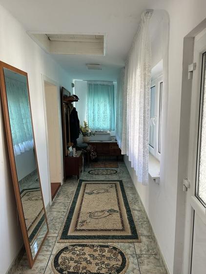 Casă cu 3 camere în Vadu Crișului