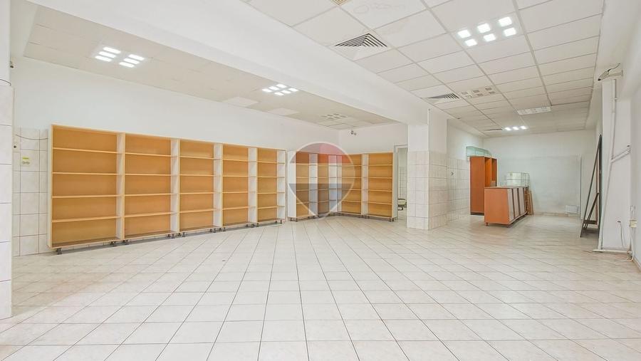 Spațiu comercial, de 80 mp, în Noua