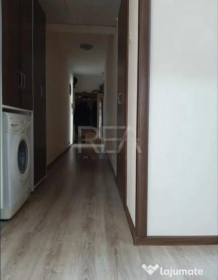 Apartament cu 3 camere decomandat în Păcii