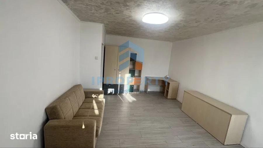 Garsonieră decomandată în Vitan