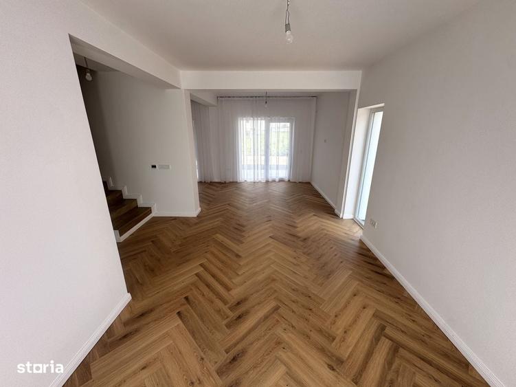 Casă cu 4 camere în Bucium