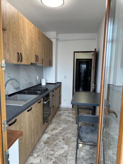 Garsonieră decomandată în Central