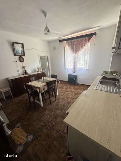 Casă cu 3 camere cu Teren 358 Mp în Central