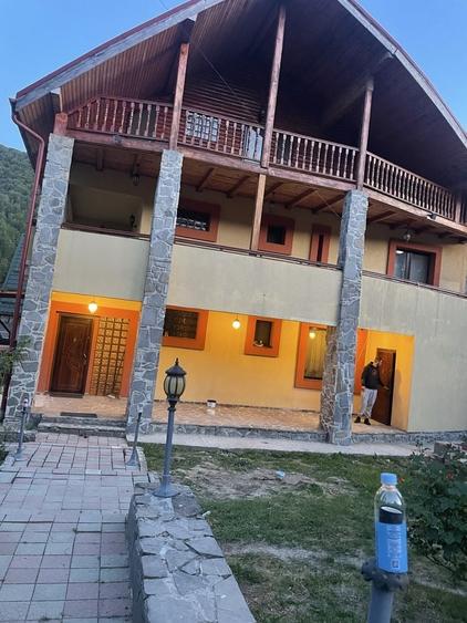 Casă cu 4 camere cu Teren 200 Mp în Central