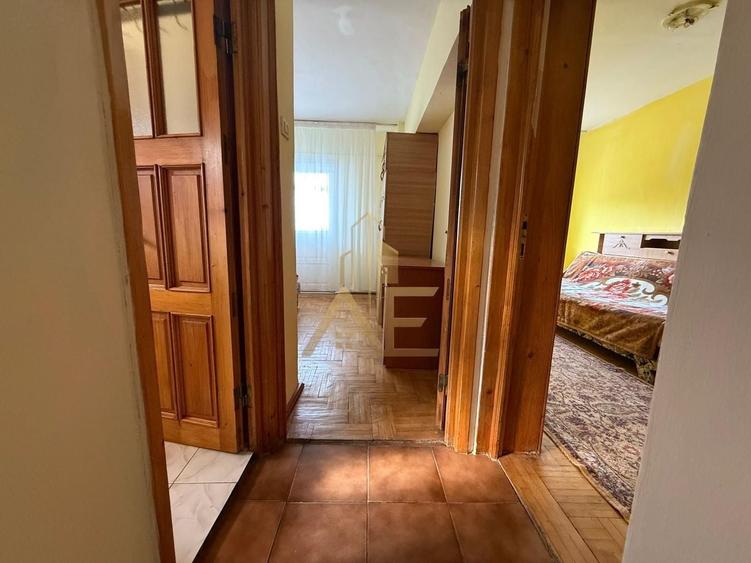 Apartament cu 3 camere decomandat, mobilat în Central