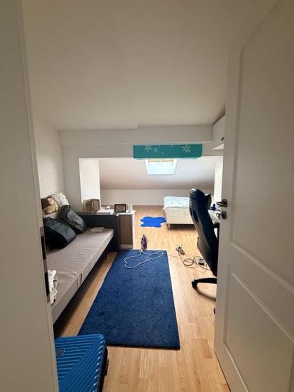 Apartament cu 3 camere decomandat, mobilat în Dumbrăvița