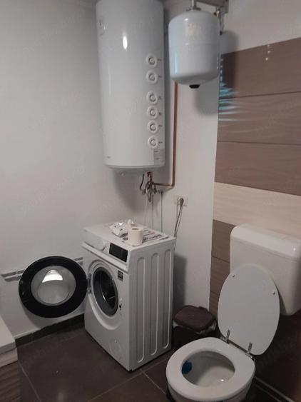 Casă cu 4 camere cu Teren 1200 Mp în Central