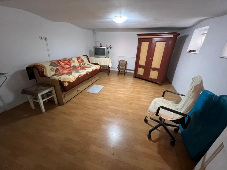 Casă individuală cu 3 camere cu Teren 230 Mp în Reșița