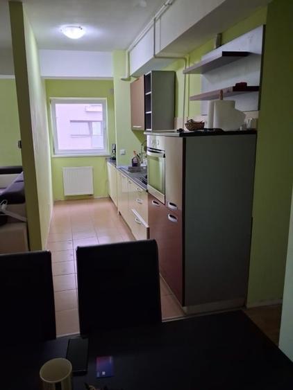 Apartament cu 3 camere decomandat în Independenței