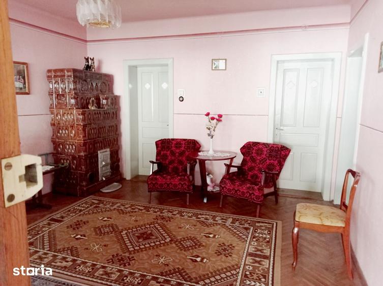 Casă cu 4 camere cu Teren 1349 Mp în Albești