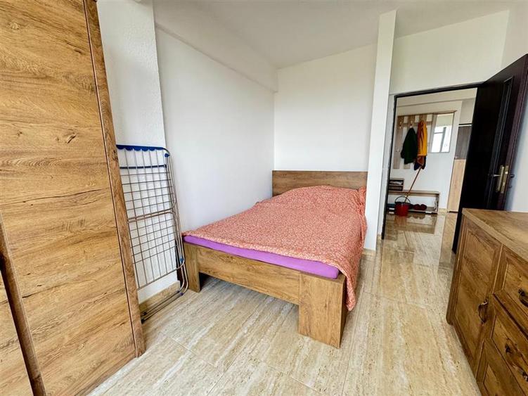 Apartament cu 2 camere semidecomandat, mobilat în Exterior Est