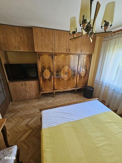 Apartament cu 4 camere decomandat în Central