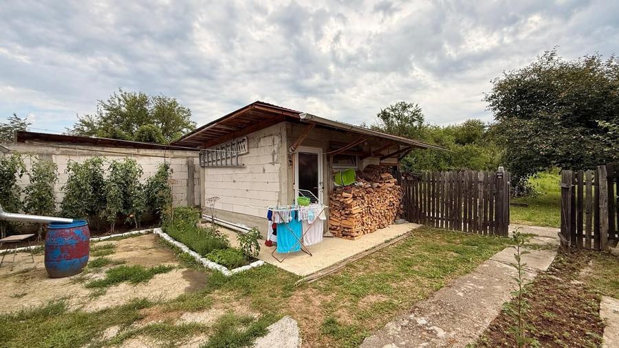 Casă cu 4 camere în Coșerele