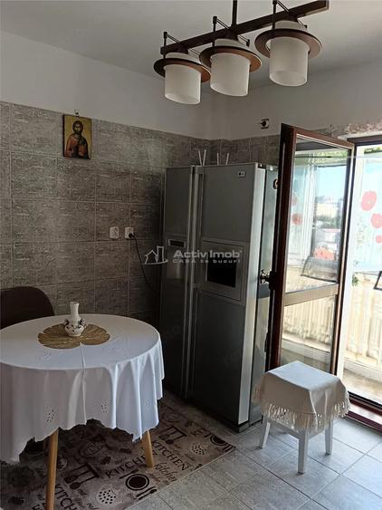 Vanzare apartament 4 camere-Bd. Decebal - 1