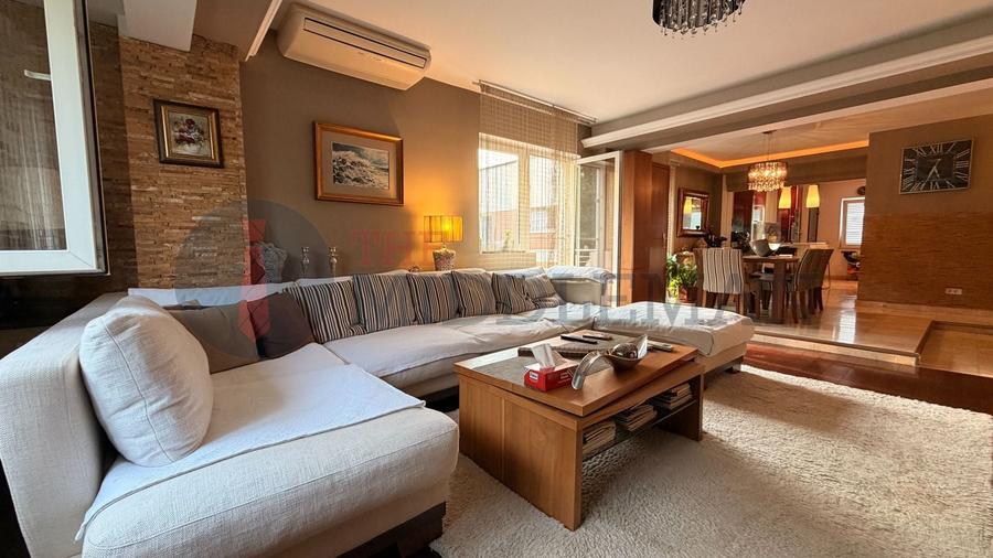 Apartament cu 5 camere decomandat, mobilat în Băneasa