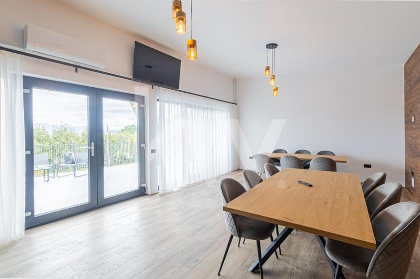 Casă individuală cu 6 camere cu Teren 3247 Mp în Tohănița