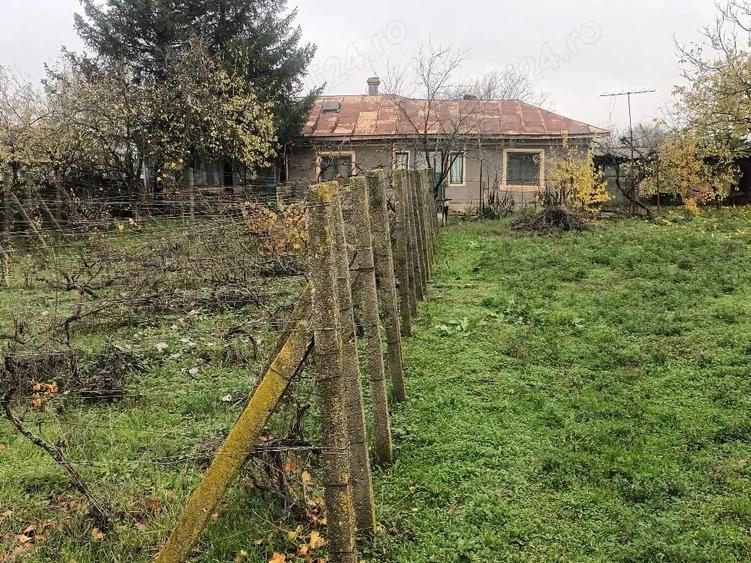 Casă cu 3 camere cu Teren 1100 Mp în Socetu