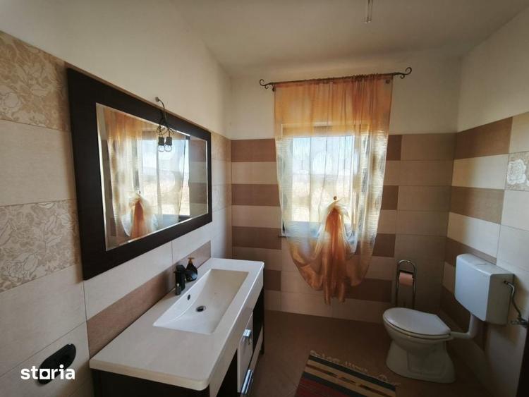 Casă cu 5 camere cu Teren 1792 Mp în Central