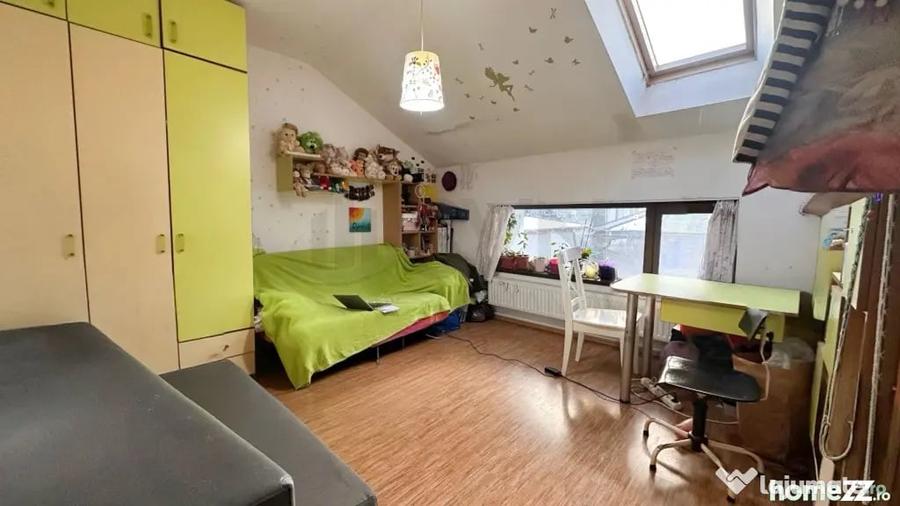 Casă cu 9 camere cu Teren 200 Mp în Pache Protopopescu