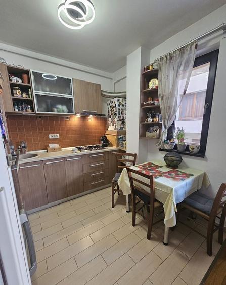 Apartament cu 3 camere decomandat în Ghencea