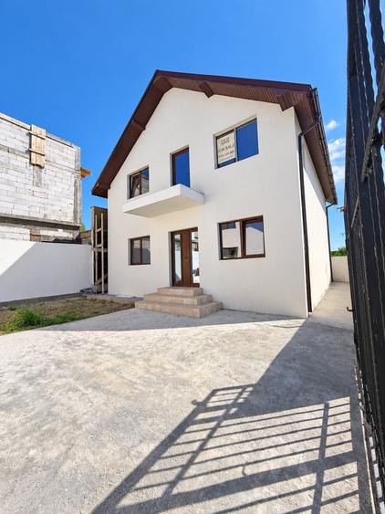 Casă individuală cu 7 camere cu Canalizare în Lumina