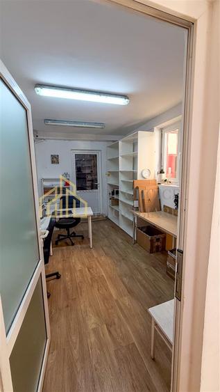 Apartament cu 8 camere în Tei