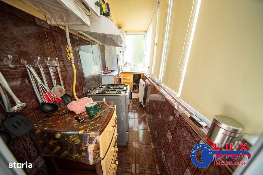 Apartament cu 3 camere decomandat în Babadag