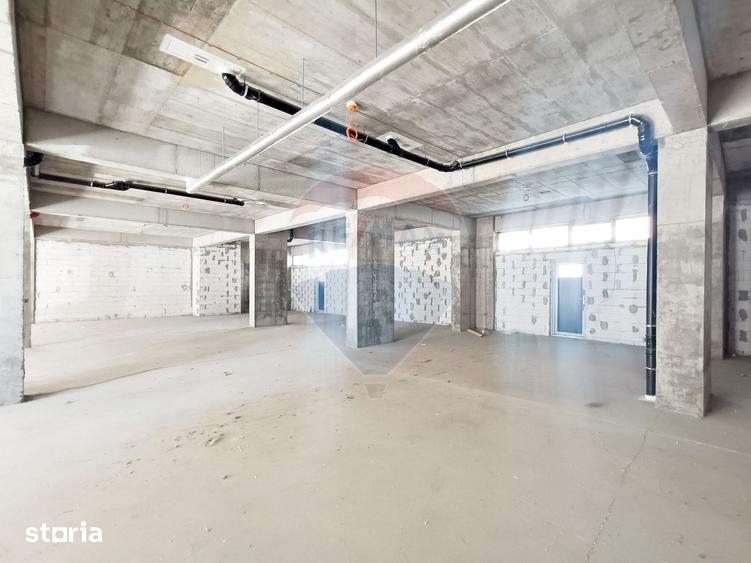 Spațiu comercial, de 281.3 mp, în Central
